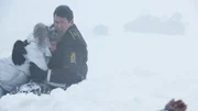 Thin Ice Staffel 1 Folge 4 Ein schrecklicher Fund: Bianca Kronlöf als Liv Hermanson, Angunnguaq Larsen als Enok Lynge