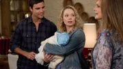 Tommy Rizzoli (Colin Egglesfield) und Lydia Sparks (Alexandra Holden, M.) freuen sich über ihr gemeinsames Baby. Auch 'Oma' Rene Sparks (Beverly Leech) ist begeistert.