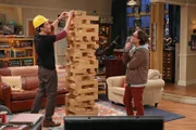 L-R: Sheldon Cooper (Jim Parsons), Leonard Hofstadter (Johnny Galecki)