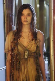 Auf einem Kreuzfahrtschiff treibt der Geist der jungen Lorelei (Peyton List) sein Unwesen ...