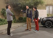 L-R: Leonard Hofstadter (Johnny Galecki), Sheldon Cooper (Jim Parsons), Howard Wolowitz (Simon Helberg)