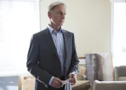 Ein Militärpolizist wird nur wenige Stunden nachdem er Gibbs (Mark Harmon) kontaktiert hatte, um einen möglichen Fall zu besprechen, ermordet in Quantico aufgefunden. Jetzt liegt es am Navy-Team, den Mörder zu fassen ...