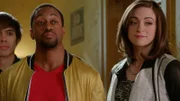 Der legendäre Komiker Mickey (Jaleel White, l.) ist der einzige der Truppe, der ein Motiv hätte, Sid zu töten ...