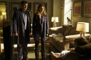 Eins ist Castle (Nathan Fillion, l.) und Kate (Stana Katic, r.) sofort klar: Der Killer ist ein Profi ...