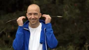 Schimpansen als Fashiontistas? Der Affenforscher Dr. Edwin Van Leewen hat herausgefunden, dass sich nicht nur Menschen um ihr Äußeres Gedanken machen, sondern auch Schimpansen.