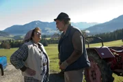 Lisbeth (Monika Baumgartner) will endlich mit Arthur Distelmeier (Martin Feifel) Frieden schließen. Dafür muss sie ihm aber erst einmal die Leviten lesen.