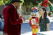 Schafft Zoe (Rachel Bilson, r.) es noch rechtzeitig, den schönsten Tag für Lavon (Cress Williams, l.) zu retten?