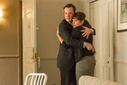 Peter Burke (Tim DeKay) und Elizabeth Burke (Tiffani Thiessen)