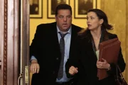 Erin (Bridget Moynahan) und Anthony (Steve Schirripa) haben ein Problem: Ihr einziger Zeuge, der einen Mord beobachtet hat, erscheint nicht vor Gericht. Ein Wettlauf gegen die Zeit beginnt ...