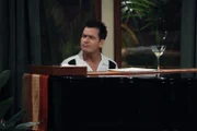 Charlie (Charlie Sheen)