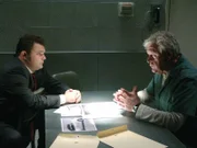 Im aktuellen Fall hat Det. Nick Vera (Jeremy Ratchford, l.) einige Fragen an Dean (Dion Anderson, r.) ...