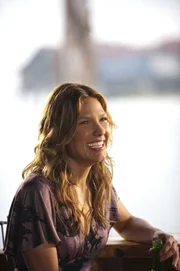 Die attraktive Callie (Kiele Sanchez) willigt in ein Treffen mit Jim ein, will aber weder bei ihrem Sohn, noch bei ihrem im Gefängnis sitzenden Ehemann einen falschen Eindruck erwecken.