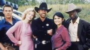 v.l.: Francis Gage (Judson Mills), Alex Cahill (Sheree J. Wilson), Cordell Walker (Chuck Norris), Sidney Cooke (Nia Peeples) und James Trivette (Clarence Gilyard Jr.)