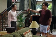 Sind sich mal wieder nicht einig: Charlie (Charlie Sheen r.) und Alan (Jon Cryer, l.)