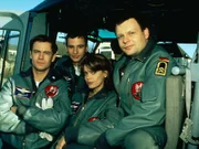"Die Rettungsflieger" - das erfolgreiche Team im Einsatz: Alexander Karuhn (Matthias Leja, l.), Max Westphal (Frank Stieren, 2.v.l.), Maren Maibach (Gerit Kling, 2.v.r.) und Thomas Asmus (Ulrich Bähnk, r.).