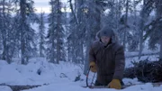 Johnny Rolfe stellt Marderfallen her. (National Geographic)