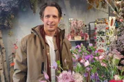 Jo Hiller blickt hinter die Kulissen des Handels mit Blumen und Pflanzen. In einem Blumenladen trifft er Brancheninsider.