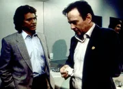 Jonathan (Michael Landon, l.) weist Joe (James Stacy, r.) auf dessen Fehler hin.
