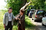 Die Umgehung hat ein Ende. Brakelmann (Jan Fedder) und Kuno (Sven Walser rechts) beenden das Geschäft.