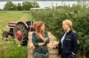 Wird es Nele (Floriane Daniel, r.) gelingen, die dunklen Geheimnisse von Vera Romberg (Fiona Coors, l.) zu entschlüsseln?