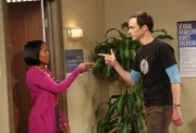 Regina King (Janine Davis), Jim Parsons (Sheldon Cooper).