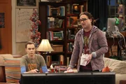 L-R: Sheldon Cooper (Jim Parsons), Leonard Hofstadter (Johnny Galecki)