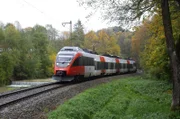 Moderner Elektro-Triebzug der ÖBB im Berchtesgadener Land.