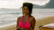 Durch die verabreichten Drogen erlebt Steve eine Welt, in der Kono (Grace Park) ein Leben als Werbegesicht führt ...