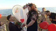 Der große Tag: Romantisch am Strand der Türkei macht Tim Lavinia einen Heiratsantrag.