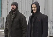 Suchen nach einem Weg, die nukleare Bombe nach New York transportieren zu können: Fet (Kevin Durand, l.) und Quinlan (Rupert Penry-Jones, r.) ...