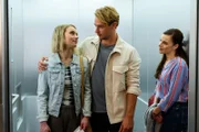 Mia Kunze (Antonia D?öring, l.), Lukas Hilpert (Niklas Lö?ffler, M.) und Sofia Abbas (Kiara Brunken, r. ).