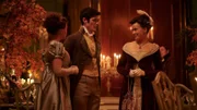 L-R: Charlotte Heywood (Rose Williams), Ralph Starling (Cai Brigden) und Lady Susan (Sophie Winkleman)