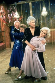 Blanche Devereaux (Rue McClanahan,2.v.l.), Dorothy Zbornak (Bea Arthur,2.v.2.) und Rose Nylund (Betty White,r.)