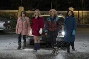 (v.l.n.r) Linda Schwartz (Mindy Sterling); Virginia Kremp (Jennifer Irwin); Beverly Goldberg (Wendi McLendon-Covey); Essie Karp (Stephanie Courtney)