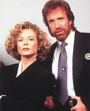 SHERRE J. WILSON (ALEX CAHILL) E CHUCK NORRIS (CORDELL WALKER)