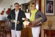 Hans-Peter Brenner (Michael Trischan) hat den Verdacht, dass Christel Wusthoff ihren Mann Fritz vergiften wollte und Dr. Lea Peters (Anja Nejarri) dazu überredet, in die Wohnung der beiden zu fahren. Dort bestätigt sich Brenners Theorie einer Vergiftung. Doch die beiden wollten gemeinsamen Suizid begehen - bleibt die Frage nach dem Warum ...