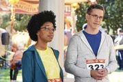 Kasie Hines (Diona Reasonover, l.); Jimmy Palmer (Brian Dietzen, r.)
