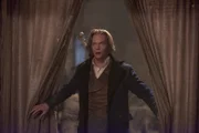Quinlan (Rupert Penry-Jones) erinnert sich an sein erstes Zusammentreffen mit dem Master ...