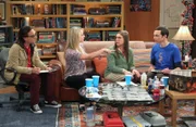 L-R: Leonard Hofstadter (Johnny Galecki), Penny (Kaley Cuoco), Amy Farrah Fowler (Mayim Bialik), Sheldon Cooper (Jim Parsons)