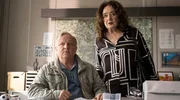 Kommissar Frank Thiel (Axel Prahl, l.) und Staatsanwältin Wilhelmine Klemm (Mechthild Großmann, r.) sind erstaunt, wer spontan im Kommissariat auftaucht und den Mord an Chris Haffmeister gesteht.