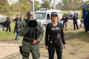 FBI Special Agent Tammy Gregorio (Vanessa Ferlito, r.)