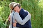 Jenne Derbeck (Patrick Kalupa) hat Lea Peters (Anja Nejarri) erzählt, was in der Nacht passiert ist, als seine Mutter starb.