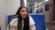 Tänzerin Victoria ist nach einer langen Nacht auf dem Heimweg
