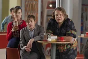 Stehen Danni so gut sie können bei: Bea (Nadja Becker, l.), Nils (Oliver Fleischer, r.) und Hannes (Tino Mewes, M.) ...