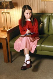 Kaitlin Cullum (Stephanie).