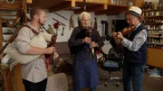 Gotthard Wagner musiziert mit Dudelsack-Bauer Miroslav Stecher und seinem Enkel Kryštov Mak in Budweis (České Budějovice).