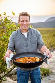 Jamie Oliver  Die Verwendung des sendungsbezogenen Materials ist nur mit dem Hinweis und Verlinkung auf RTL+ gestattet.; Jamie Oliver  Die Verwendung des sendungsbezogenen Materials ist nur mit dem Hinweis und Verlinkung auf RTL+ gestattet.