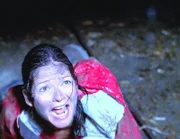 Auf der Suche nach zwei vermissten Kindern fällt Jordan (Jill Hennessy) in einen Schacht. Fieberhaft sucht sie nach einem Ausgang. Doch vergebens.