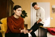 Ben (Jörg Rohde) gerät unter Druck, als Rottmann Ekaterinas (Roni Zorina) Rückkehr zu ihm perfide erpressen will.