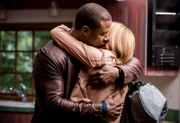 John Diggle (David Ramsey) und Felicity Smoak (Emily Bett Rickards)